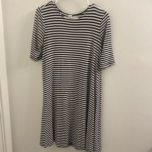 Old Navy Swing-dress , black and White Stripe , Short Sleeve
